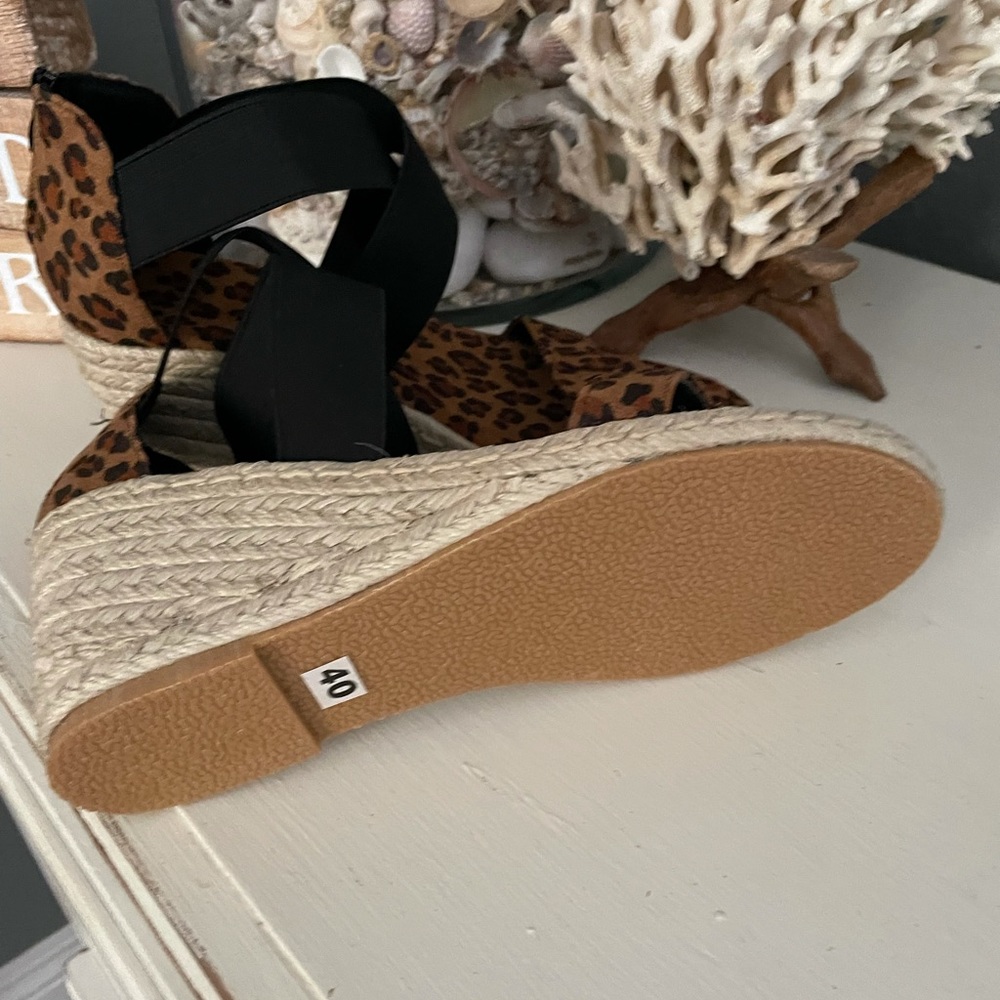 Leopard wedge sandals - Picture 5 of 6